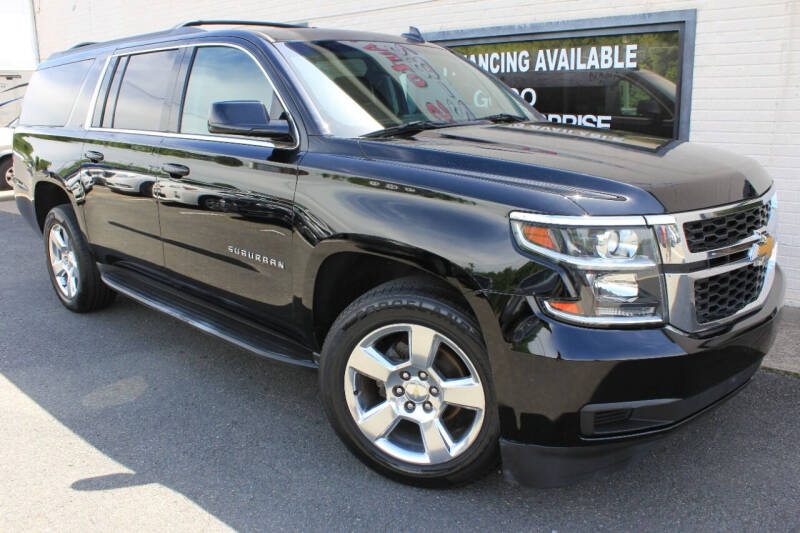 2016 Chevrolet Suburban LT photo 10