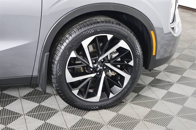 2023 Mitsubishi Outlander SE