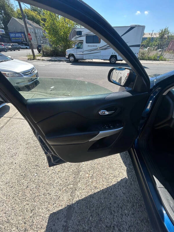 2018 Jeep Cherokee Latitude Plus