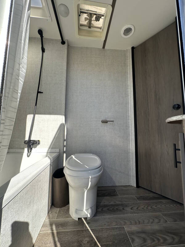 2021 Gulfstream Enlighten