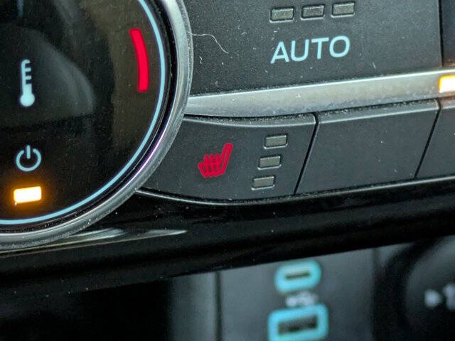 2022 Ford Escape Hybrid Titanium