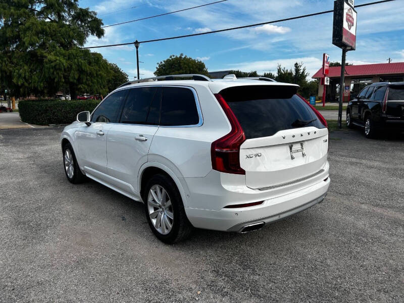 2016 Volvo XC90 T6 Momentum