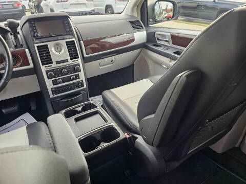 2010 Chrysler Town and Country Touring Plus