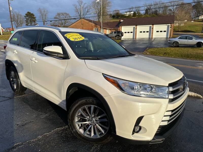 2018 Toyota Highlander for sale at Ritchie County Preowned Autos in Harrisville WV