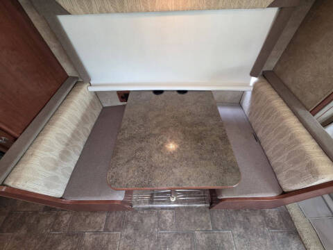 2013 Winnebago Vista