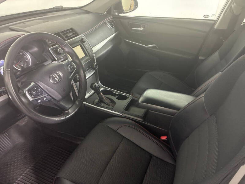 2017 Toyota Camry SE