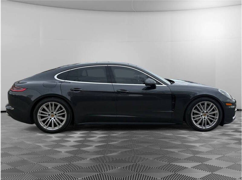2017 Porsche Panamera 4S