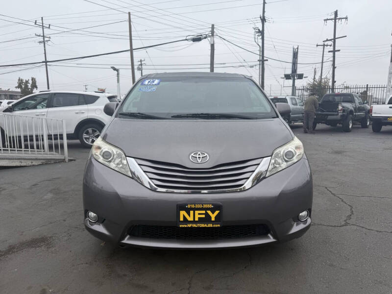 2015 Toyota Sienna XLE Premium 8-Passenger