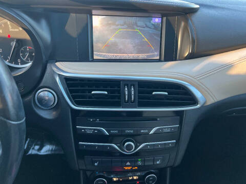 2018 Infiniti QX30 Luxury