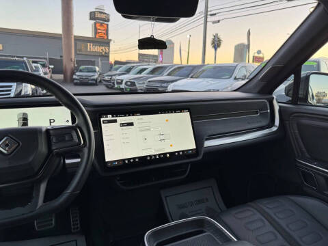 2023 Rivian R1T Adventure