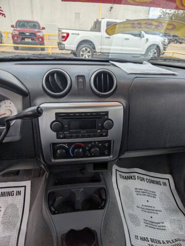 2006 Mitsubishi Raider XLS