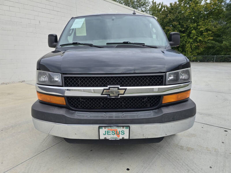 2016 Chevrolet Express Passenger LS photo 5