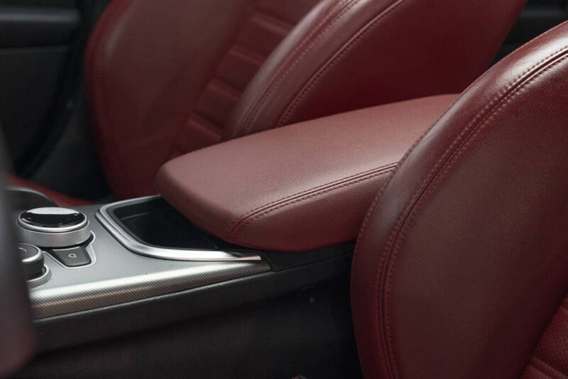 2022 Alfa Romeo Giulia Veloce