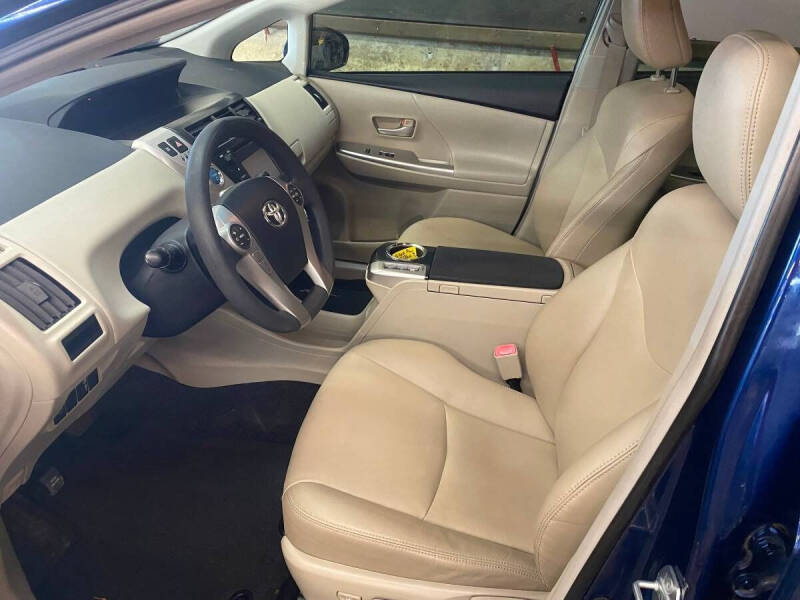 2012 Toyota Prius v Five