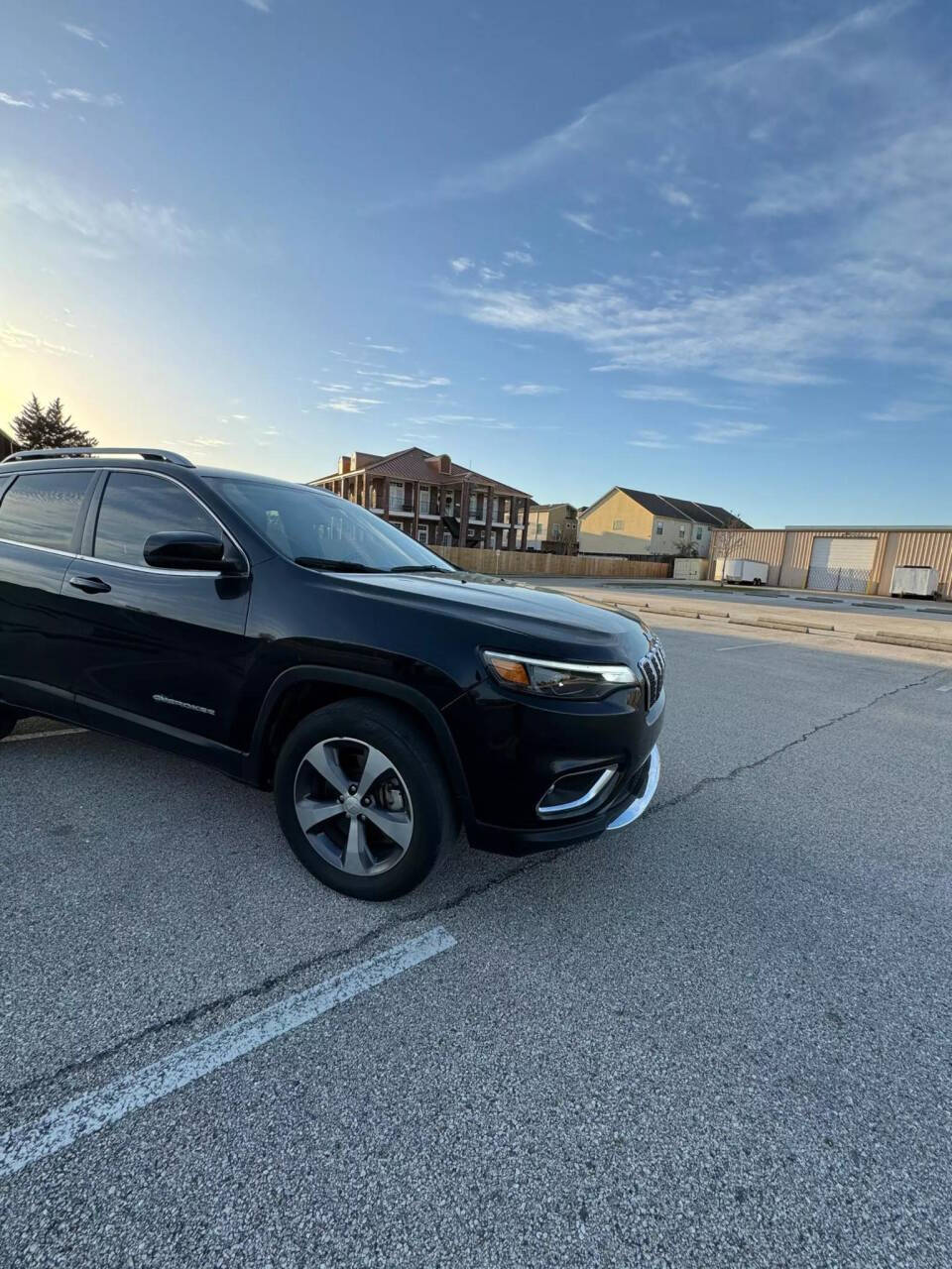 2020 Jeep Cherokee for sale at MOTOR VILLAGE LLC in Houston, TX