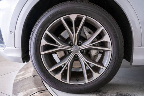 2020 Audi Q8 quattro Premium Plus 55 TFSI