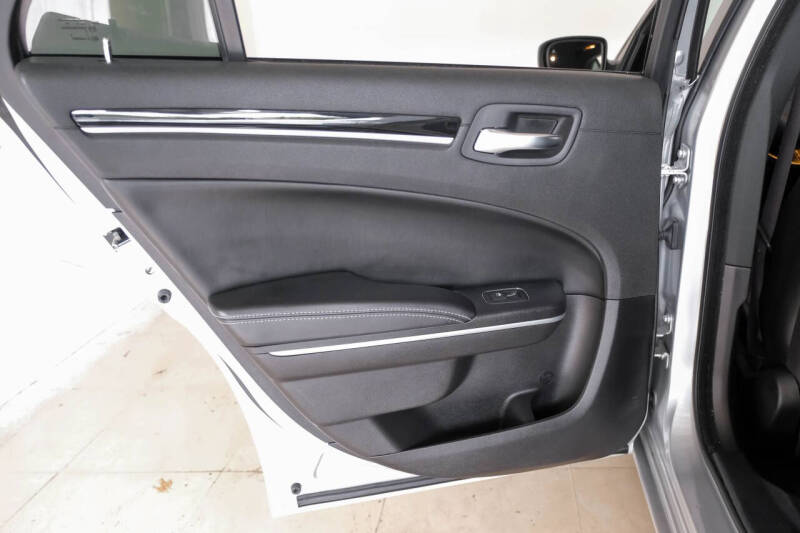 2021 Chrysler 300 S V6