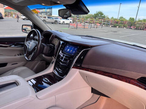 2015 Cadillac Escalade Luxury
