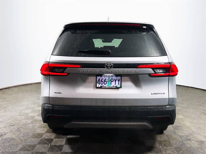 2024 Toyota Grand Highlander XLE