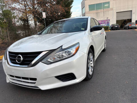 2016 Nissan Altima for sale at Super Bee Auto in Chantilly VA