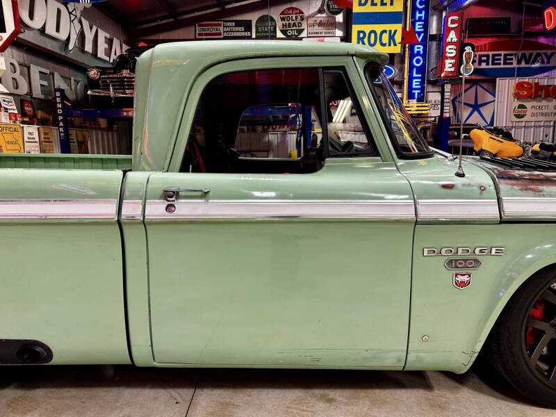 1967 Dodge D100 Pickup