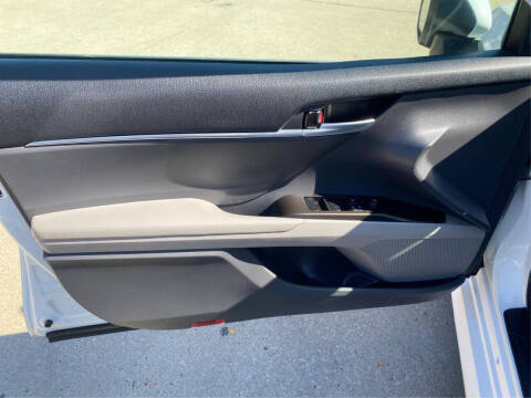 2021 Toyota Camry Hybrid LE