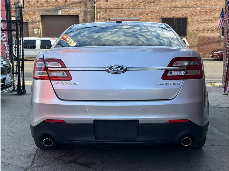 2019 Ford Taurus Limited