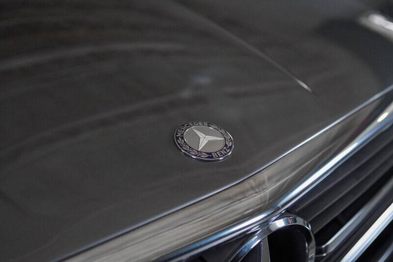 1988 Mercedes-Benz 560-Class 560 SL