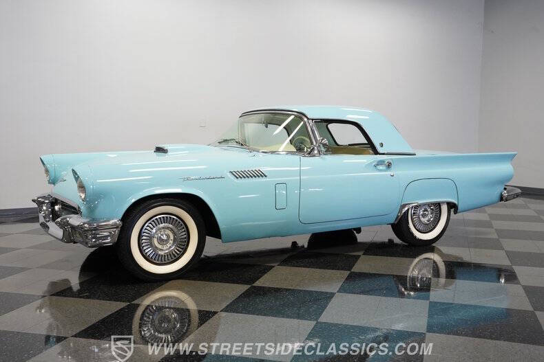 1957 Ford Thunderbird