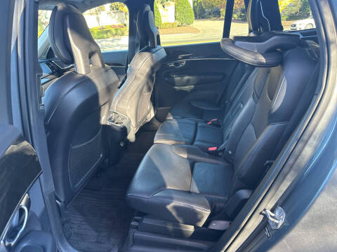 2018 Volvo XC90 T6 Momentum