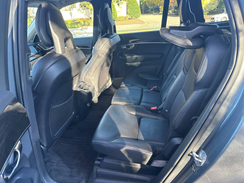 2018 Volvo XC90 T6 Momentum