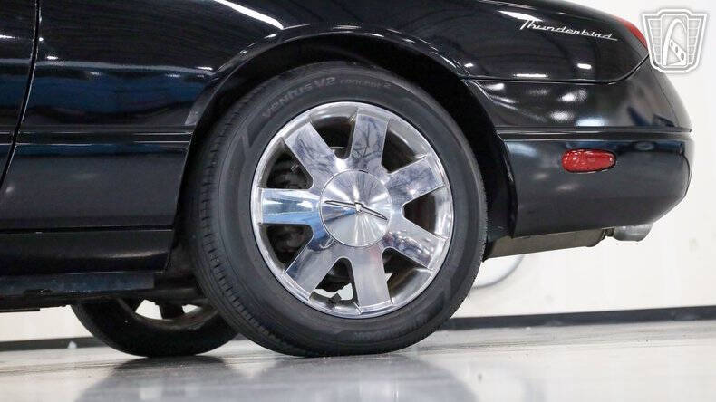 2002 Ford Thunderbird Deluxe
