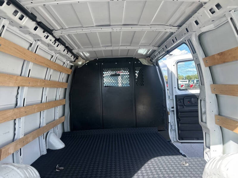 2024 GMC Savana 2500