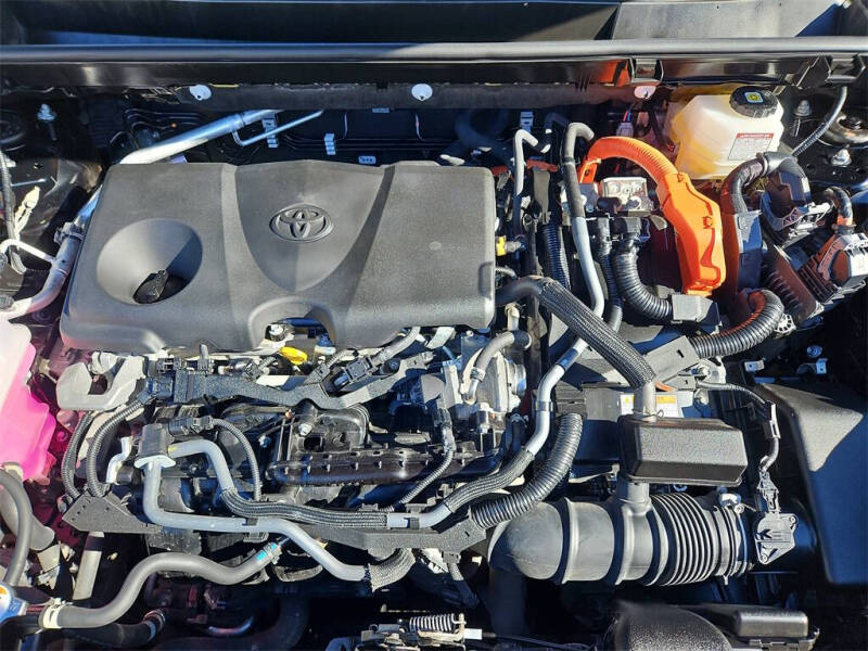 2022 Toyota RAV4 Hybrid SE