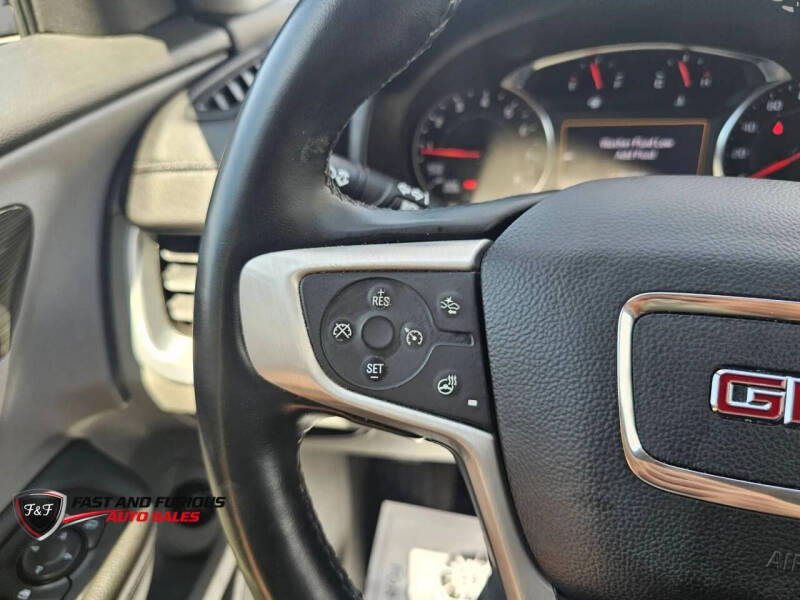 2023 GMC Terrain SLT