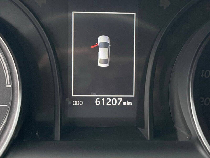 2024 Toyota Camry Hybrid SE