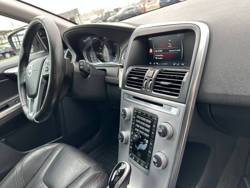 2017 Volvo XC60 T6 Dynamic