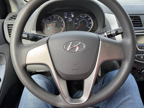 2017 Hyundai Accent SE