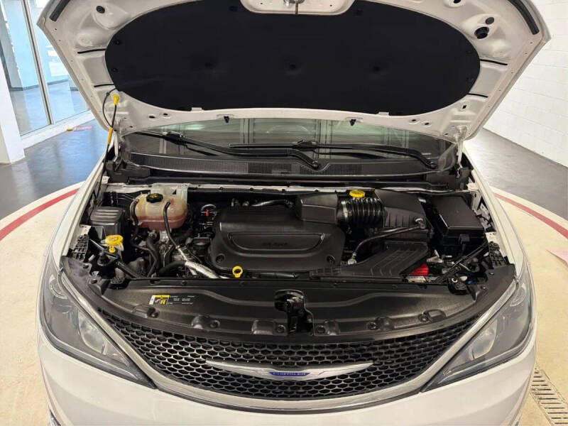 2020 Chrysler Pacifica Touring