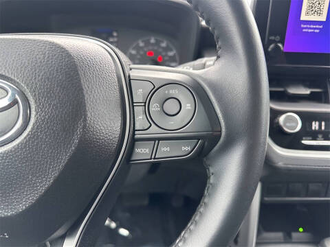 2025 Toyota Corolla Cross LE