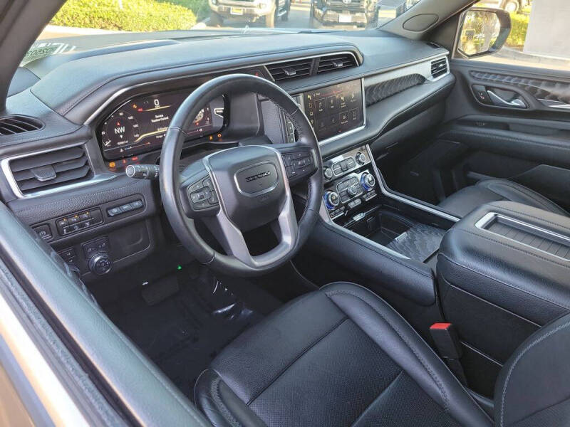 2023 GMC Yukon Denali