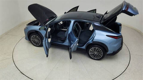 2023 Lexus RZ 450e Luxury