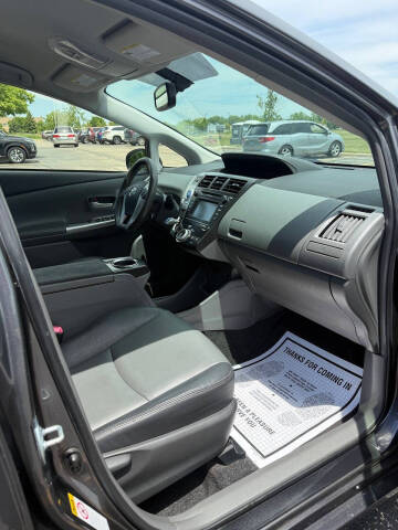 2012 Toyota Prius v Five