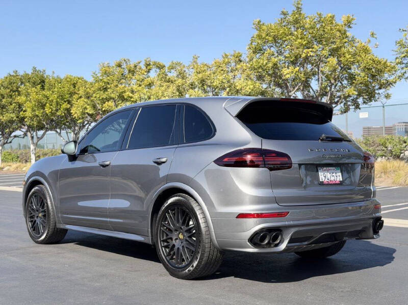 2017 Porsche Cayenne GTS
