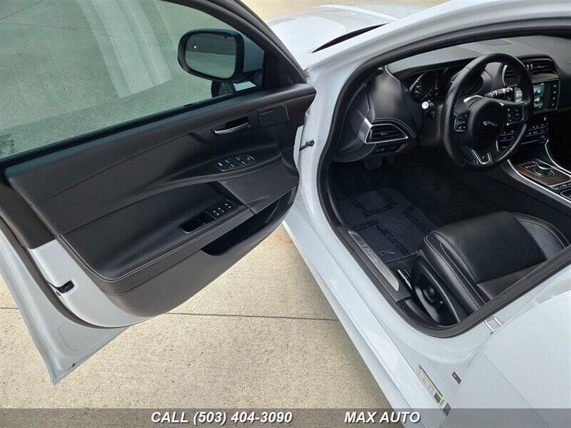 2017 Jaguar XE 20d R-Sport