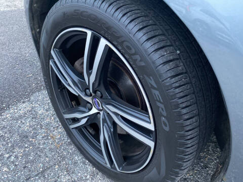 2017 Volvo XC60 T6 R-Design