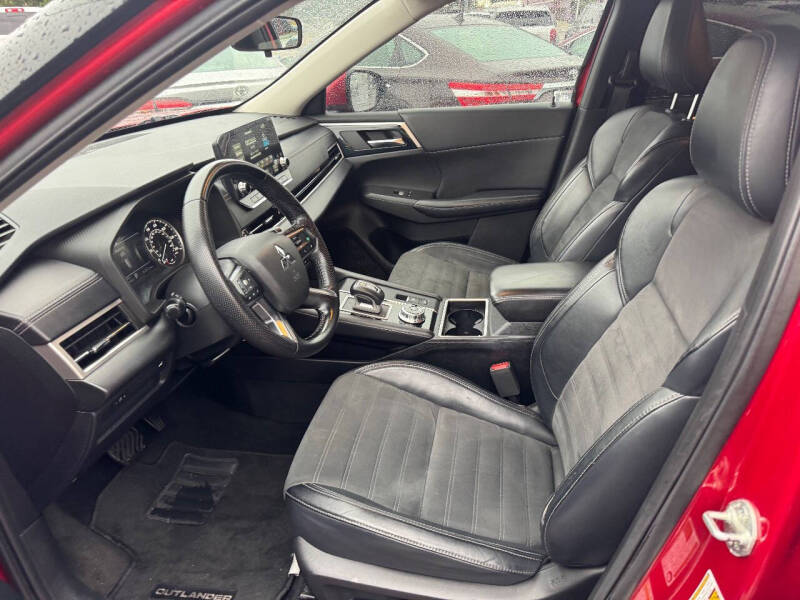 2022 Mitsubishi Outlander SE