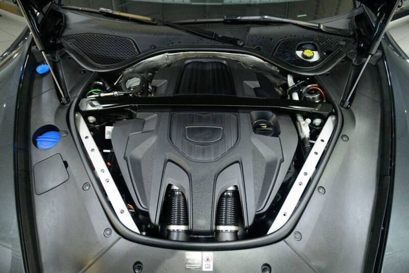 2025 Porsche Panamera 4