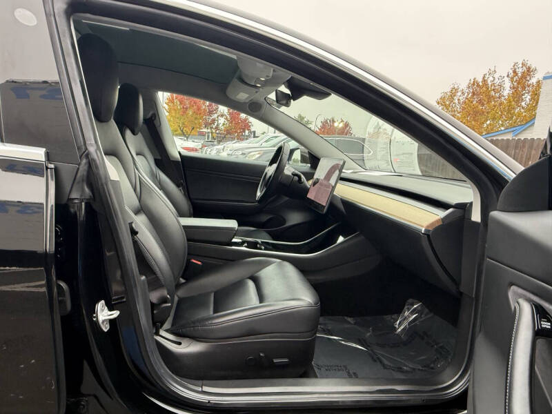 2019 Tesla Model 3 Standard Range Plus