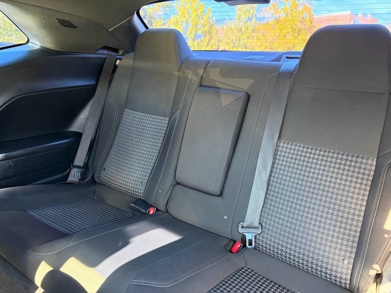 2016 Dodge Challenger SXT